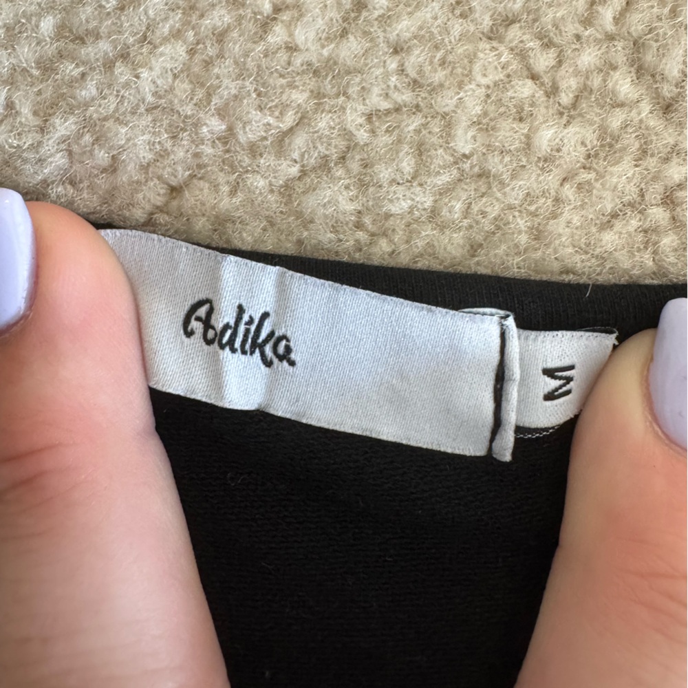 Adika Black Cropped Tank - Picture 4 of 5